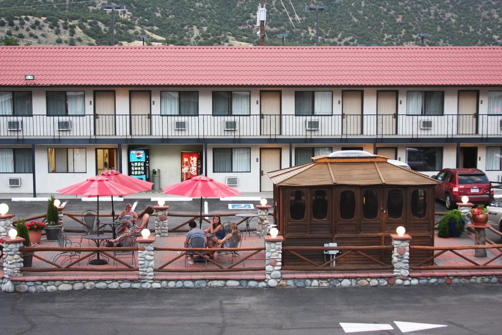 Gateway Inn And Suites サライダ エクステリア 写真